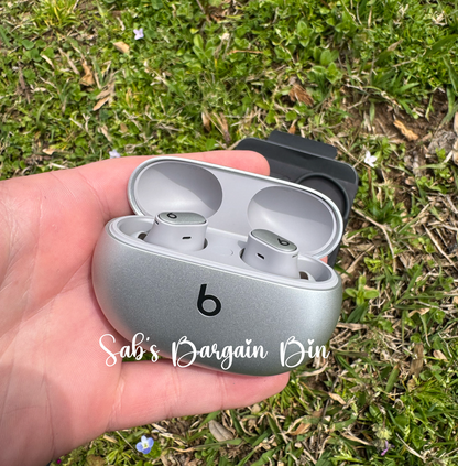 Beats Studio Buds + (Cosmic Silver)